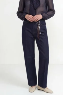 Barrel-Leg-Jeans mit Karabiner-Detail