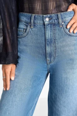 Baumwolljeans mit Fransensaum