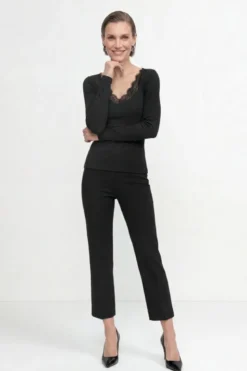 Baumwoll-Longsleeve mit Spitzenbesatz
