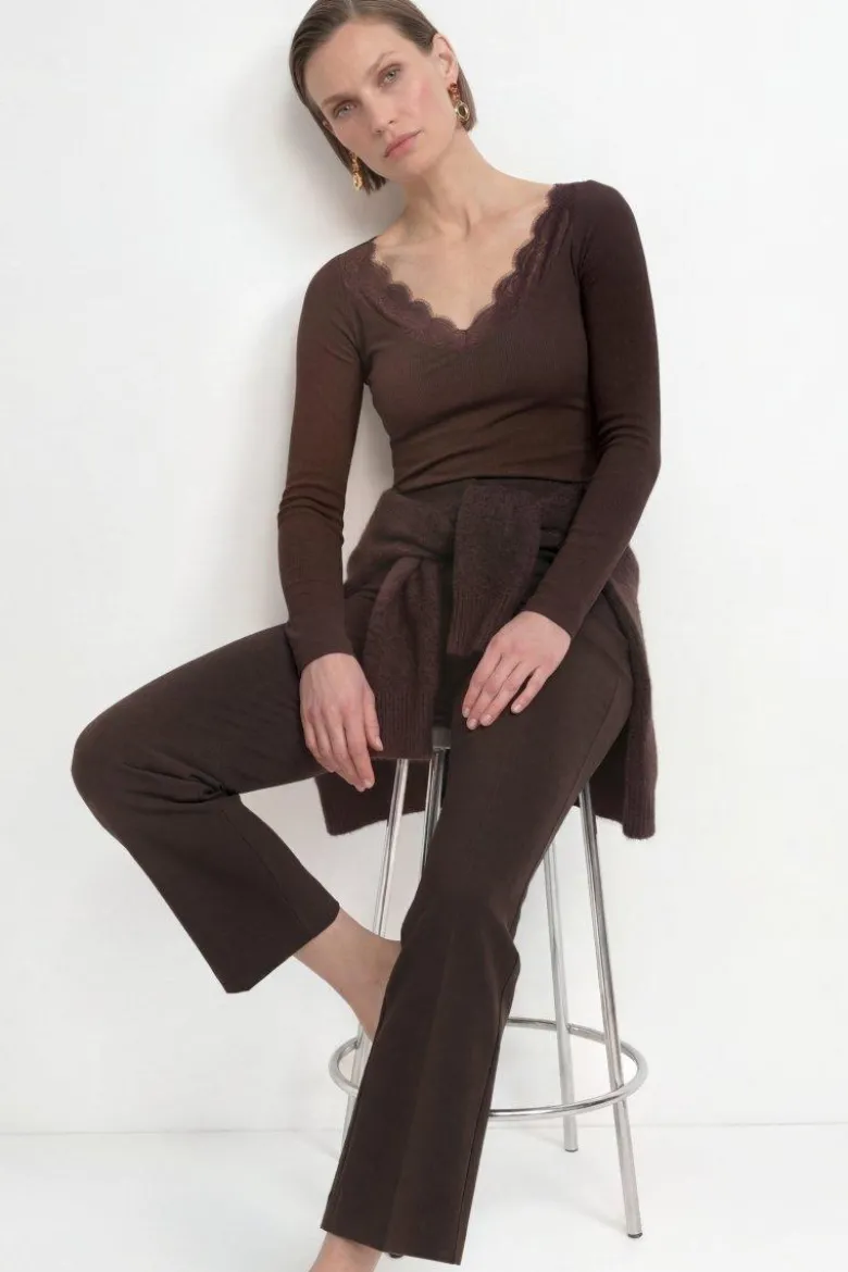 Baumwoll-Longsleeve mit Spitzenausschnitt