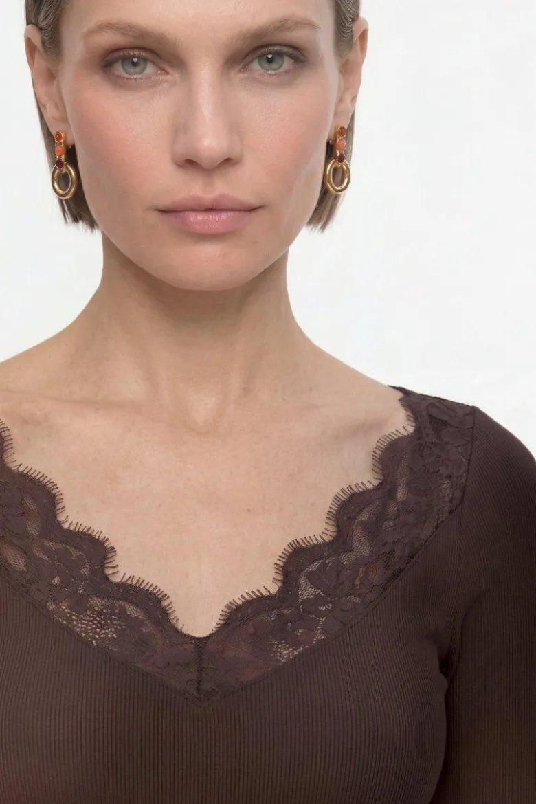 Baumwoll-Longsleeve mit Spitzenausschnitt