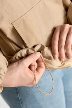 Blousonjacke mit Bindekragen