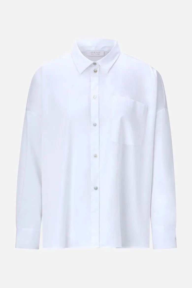Bluse mit Perlmuttknöpfen