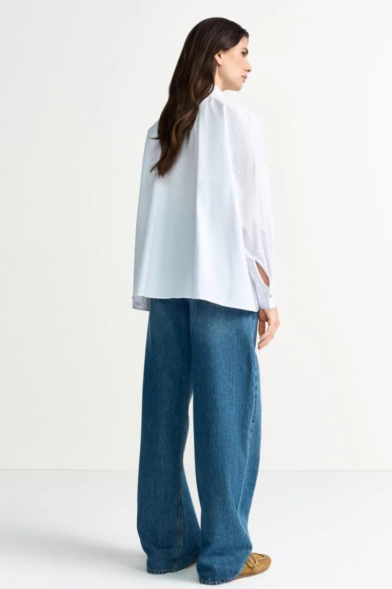 Bluse mit Perlmuttknöpfen