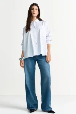Bluse mit Perlmuttknöpfen