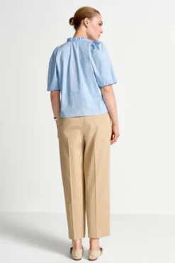 Bluse mit Rüschenkragen