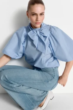 Bluse mit Schleifenkragen