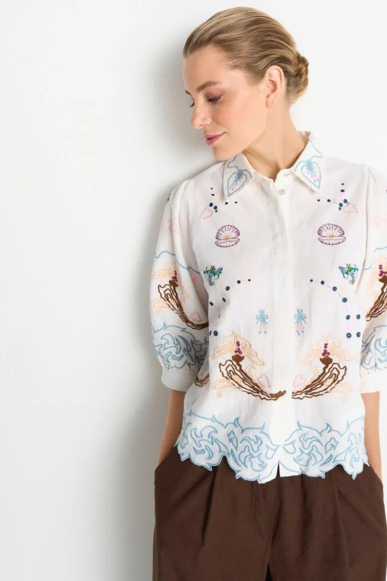 Bluse mit Stickerei