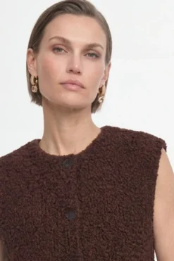 Bouclé-Strickweste mit Knopfleiste