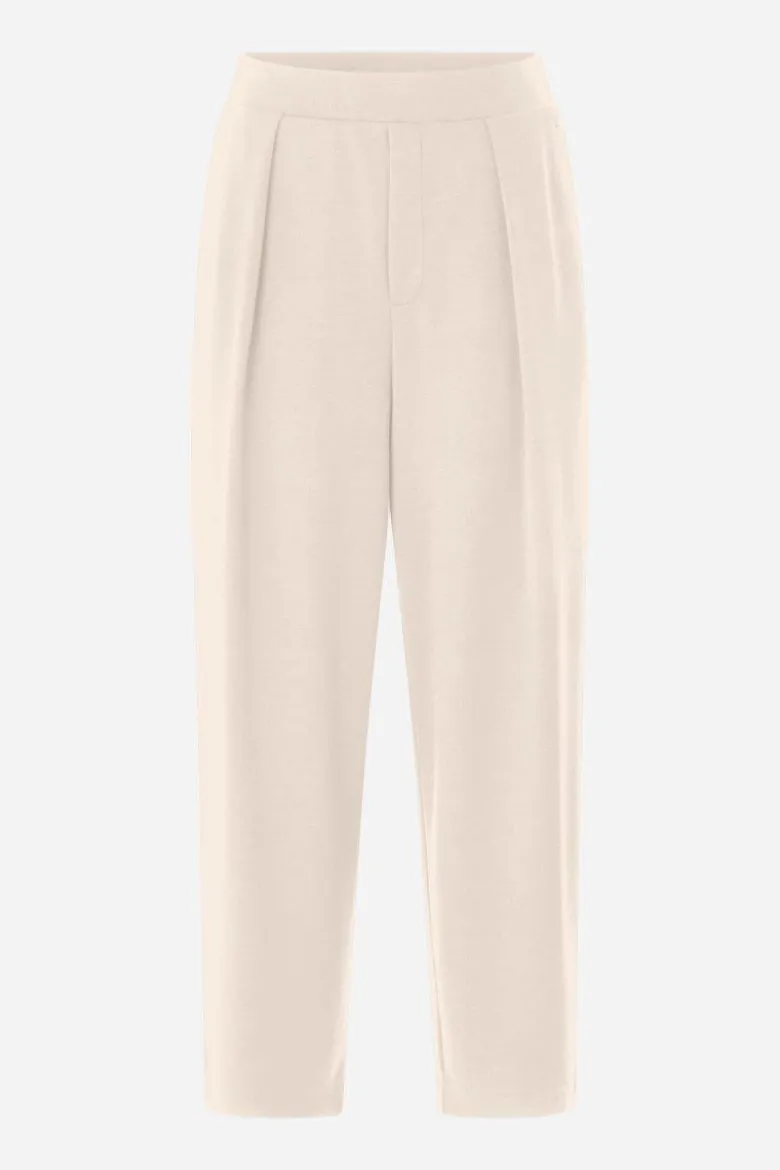 Bundfaltenhose im Barrel-Fit