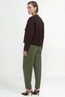 Bundfaltenhose in Barrel-Fit