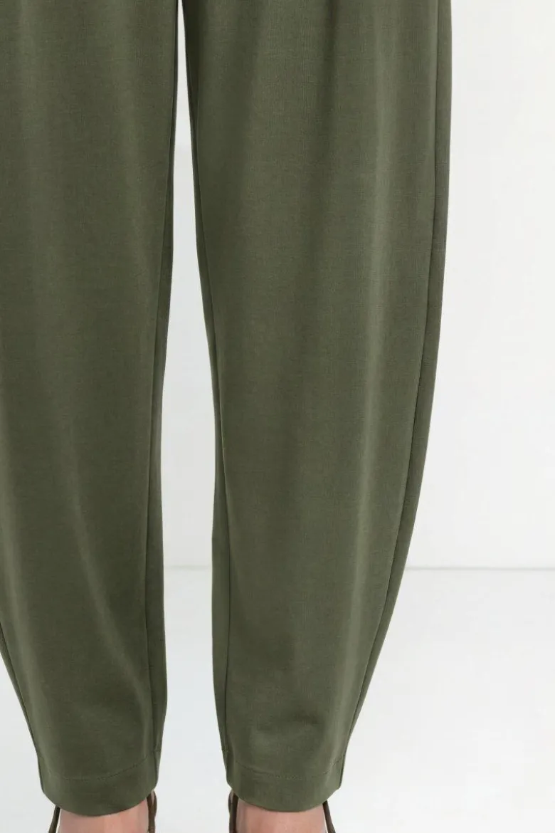 Bundfaltenhose in Barrel-Fit