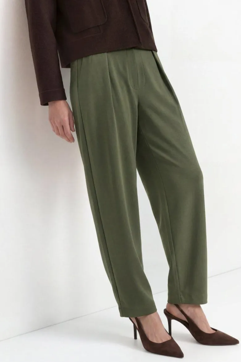 Bundfaltenhose in Barrel-Fit