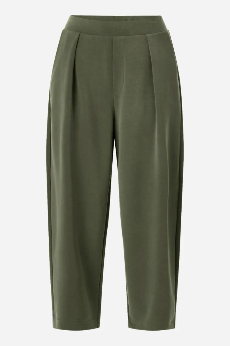 Bundfaltenhose in Barrel-Fit