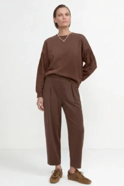 Bundfaltenhose in Barrel-Fit