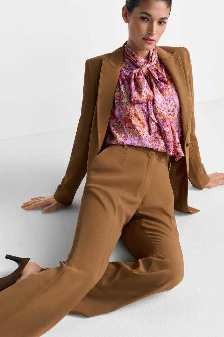 Camelfarbene Stoffhose