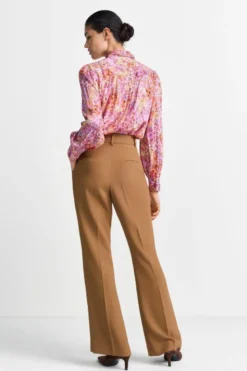 Camelfarbene Stoffhose