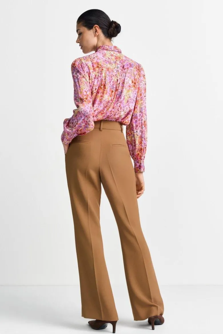 Camelfarbene Stoffhose