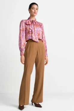 Camelfarbene Stoffhose