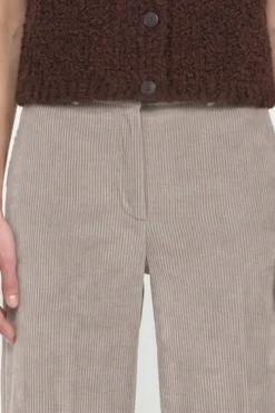 Cordhose mit weitem Bein