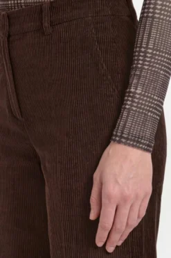 Cordhose mit weitem Bein