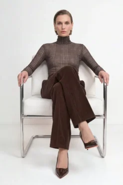 Cordhose mit weitem Bein