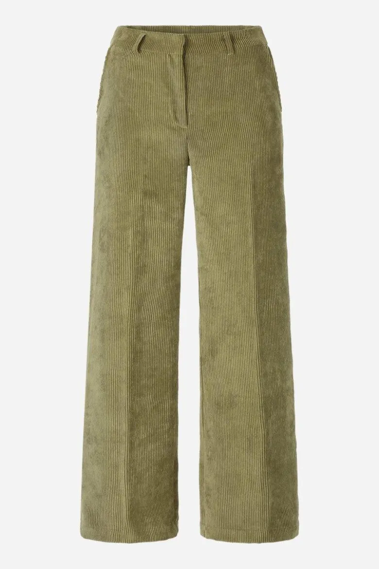 Cordhose mit weitem Bein