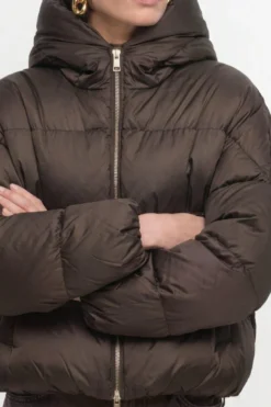 Daunenjacke mit Kapuze