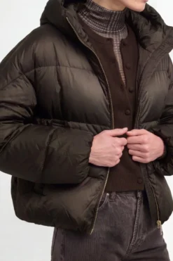 Daunenjacke mit Kapuze