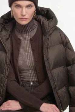 Daunenjacke mit Kapuze