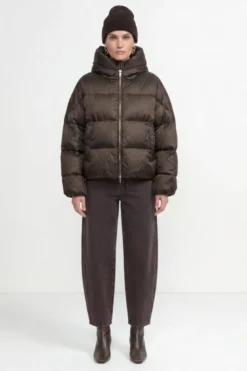Daunenjacke mit Kapuze