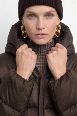 Daunenjacke mit Kapuze