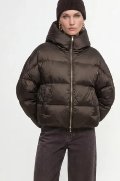 Daunenjacke mit Kapuze