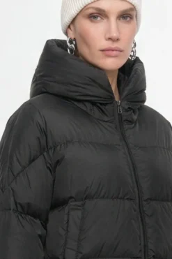 Daunenjacke mit Kapuze