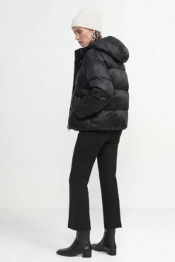 Daunenjacke mit Kapuze
