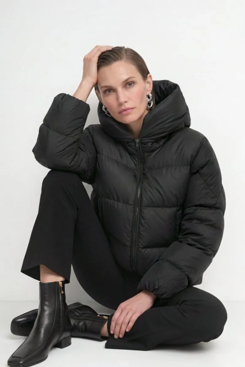 Daunenjacke mit Kapuze