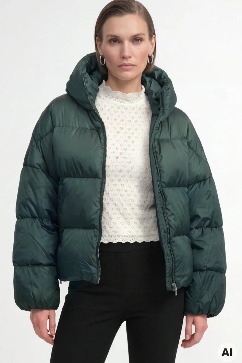 Daunenjacke mit Kapuze