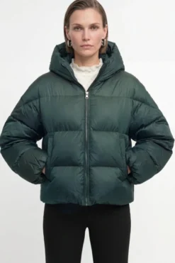 Daunenjacke mit Kapuze