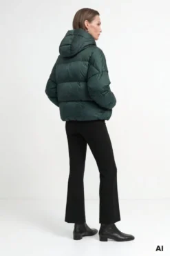 Daunenjacke mit Kapuze