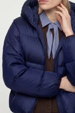 Daunenjacke mit Kapuze
