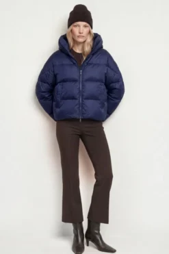 Daunenjacke mit Kapuze