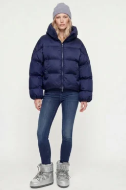 Daunenjacke mit Kapuze