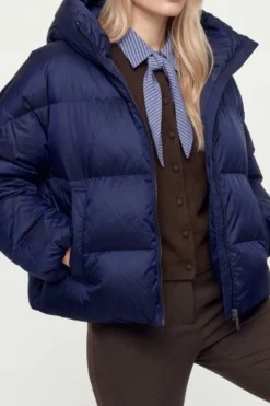 Daunenjacke mit Kapuze