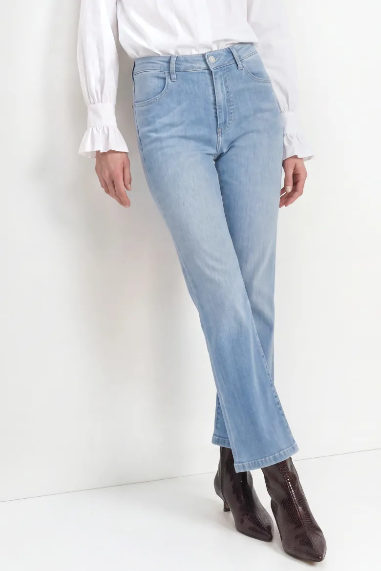 Denim im Klick-Flare Stil