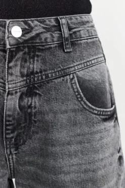 Denim im Slouchy-Fit