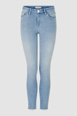 Denim in figurnahem Schnitt