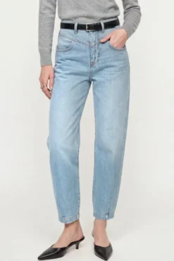 Denim in Slouchy Fit