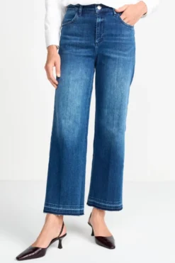 Denim mit ausgefranstem Saum