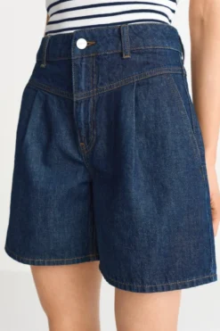 Dunkelblaue Denim-Shorts