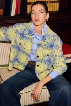 Dunkelblaue Jeans mit Umschlagsaum